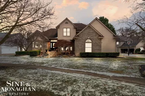 52576 Blue Rdg, Utica, MI 48316