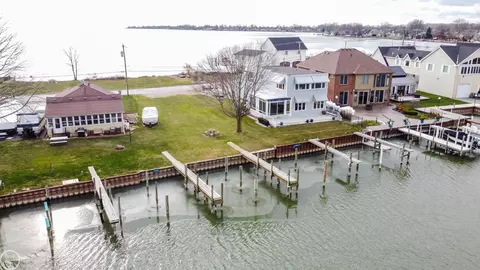 00 S S Riv, Harrison Township, MI 48045