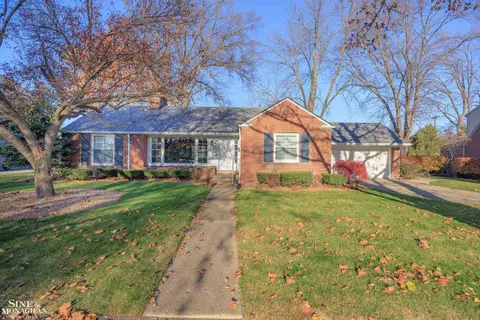 474 Lexington, Grosse Pointe Farms, MI 48236