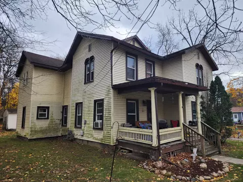 618 Ormsby, Adrian, MI 49221 photo 2