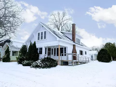 1319 N Front, Marquette, MI 49855