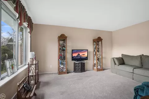 17423 Moors, Fraser, MI 48026 photo 3