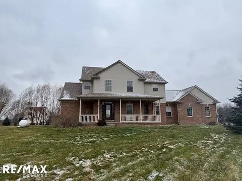 8991 Petz Lk, Imlay City, MI 48444