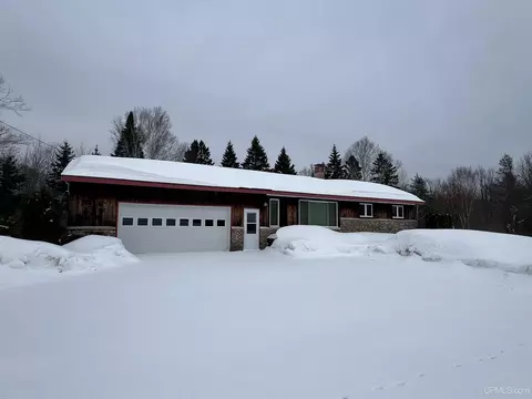 e9466 Lehnen Road, Munising, MI 49862