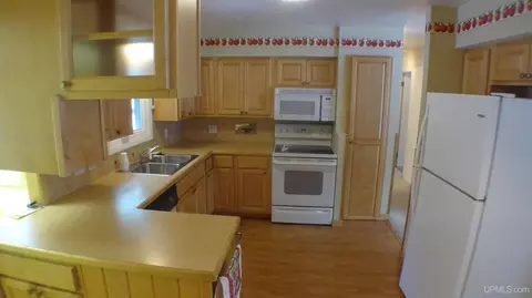 e9466 Lehnen Road, Munising, MI 49862 photo 16