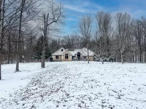 1510 Baldwin, Fenton, MI 48430 photo 2
