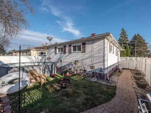 1203 Arbor, Monroe, MI 48162