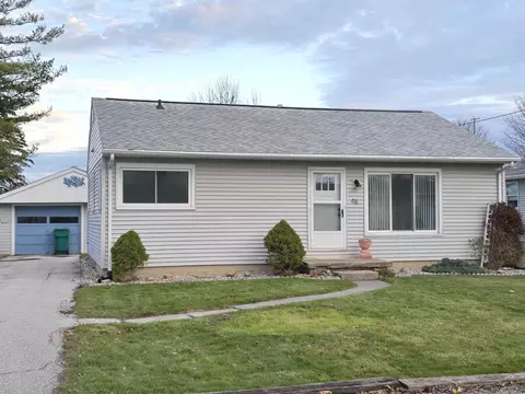 48 York, Bay City, MI 48708