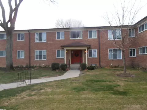 22836 E 9 Mile #4, Saint Clair Shores, MI 48080