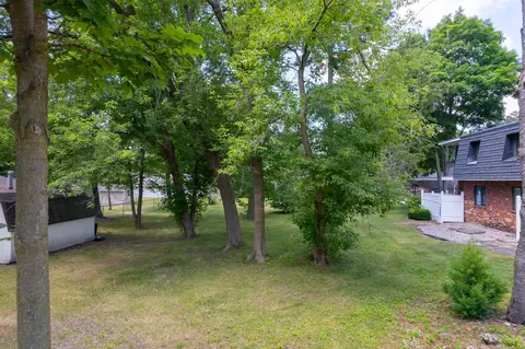 5001 Russell, Midland, MI 48640