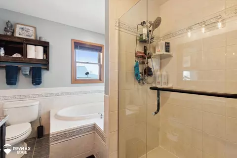 Bath - 5195 Dillon, Flushing, MI 48433 photo 4 of 7