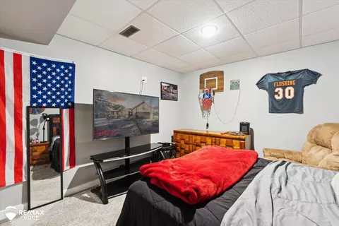 Bedroom - 5195 Dillon, Flushing, MI 48433 photo 7 of 8