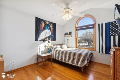 Bedroom - 5195 Dillon, Flushing, MI 48433 photo 1 of 8