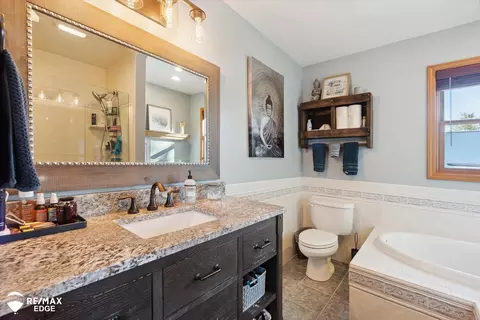 Bath - 5195 Dillon, Flushing, MI 48433 photo 3 of 7