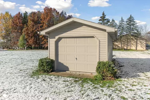 Exterior - 5195 Dillon, Flushing, MI 48433 photo 7 of 7