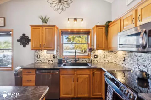 Kitchen - 5195 Dillon, Flushing, MI 48433 photo 4 of 4