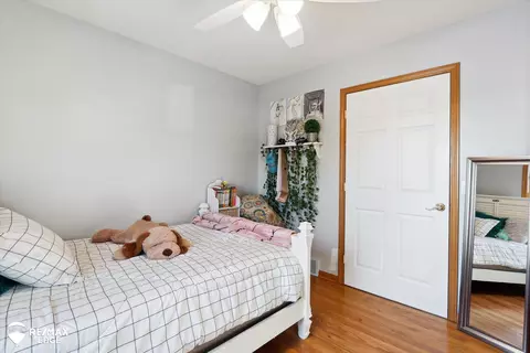 Bedroom - 5195 Dillon, Flushing, MI 48433 photo 4 of 8