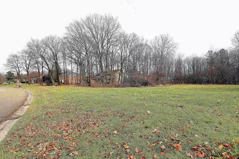 Springborrow, Flint, MI 48532 photo 2