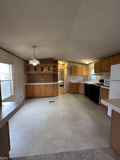 7282 101 St, Flushing, MI 48433 photo 8
