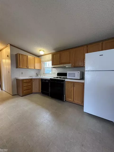 7282 101 St, Flushing, MI 48433 photo 10