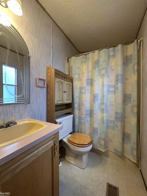 7282 101 St, Flushing, MI 48433 photo 21