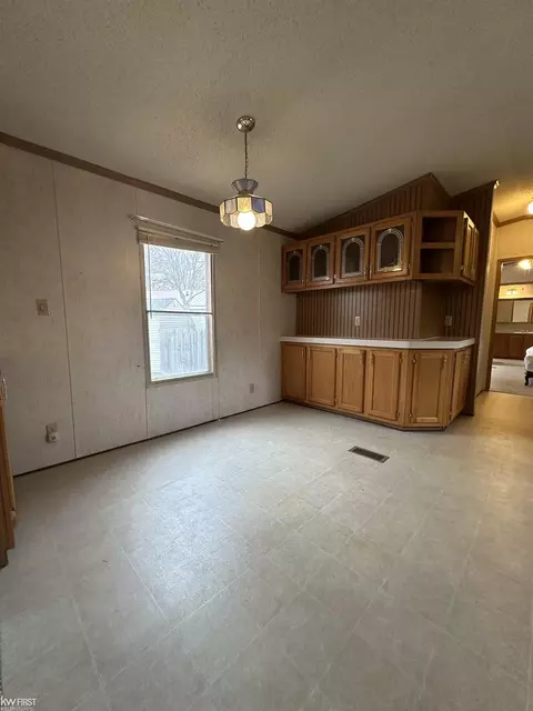 7282 101 St, Flushing, MI 48433 photo 9