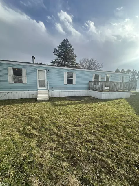 7282 101 St, Flushing, MI 48433 photo 2