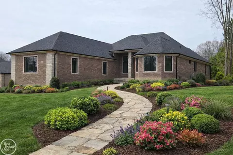 880 Hemlock, Addison, MI 48370