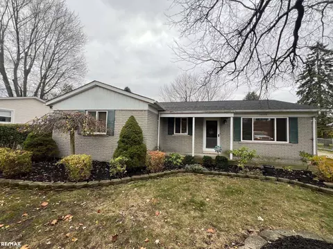 28790 Cotton Rd, New Baltimore, MI 48047