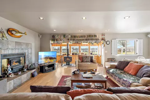 Living - 10139 Saint John, Algonac, MI 48001 photo 4 of 7