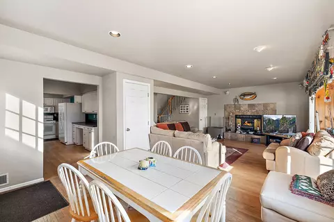 Dining - 10139 Saint John, Algonac, MI 48001 photo 4 of 5
