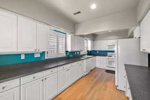 Kitchen - 10139 Saint John, Algonac, MI 48001 photo 2 of 5