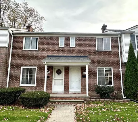 23312 Edsel Frd, Saint Clair Shores, MI 48080