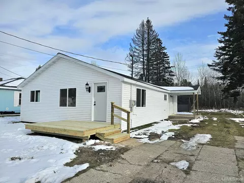 546 Alger, Manistique, MI 49854