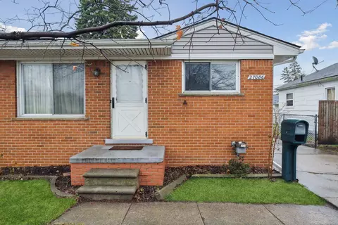 27086 Baldwin, Warren, MI 48092