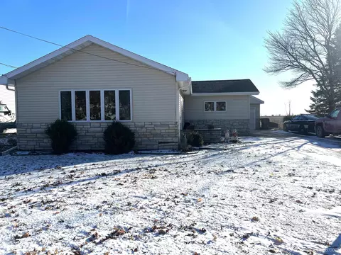 2645 Lake Shr, Escanaba, MI 49829
