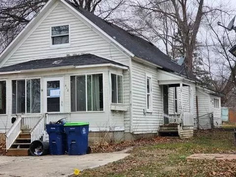 410 W Clinton, Saint Charles, MI 48655