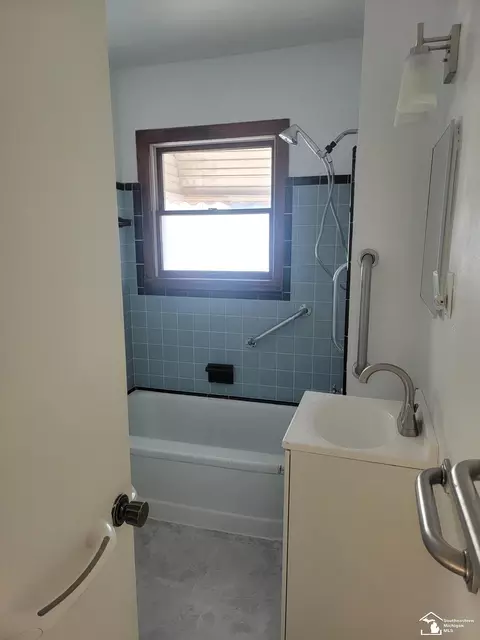 17107 Matthews, Riverview, MI 48193 photo 5