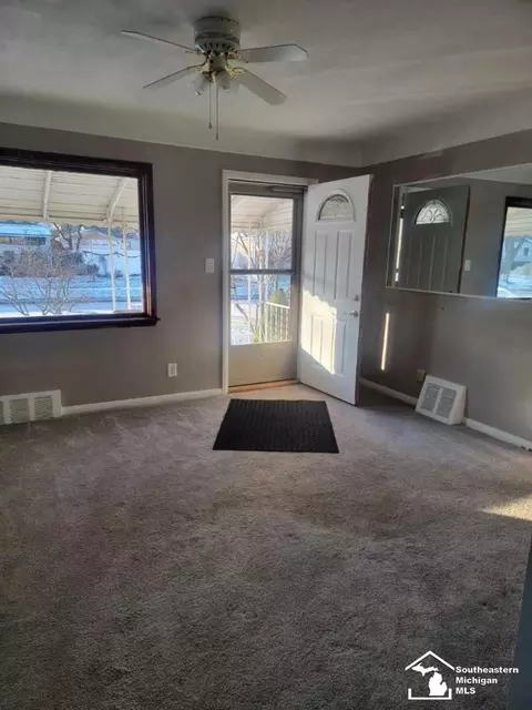 17107 Matthews, Riverview, MI 48193 photo 2