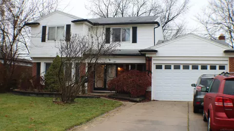 8737 Crestview, Sterling Heights, MI 48312