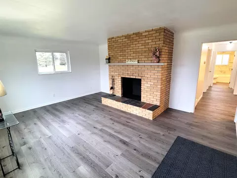 Living - 8087 E Richfield, Davison, MI 48423 photo 5 of 5