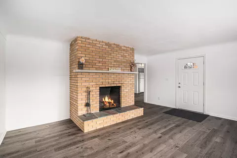 Living - 8087 E Richfield, Davison, MI 48423 photo 1 of 5