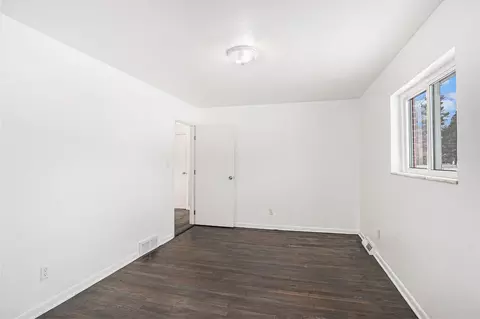 Bedroom - 8087 E Richfield, Davison, MI 48423 photo 3 of 7