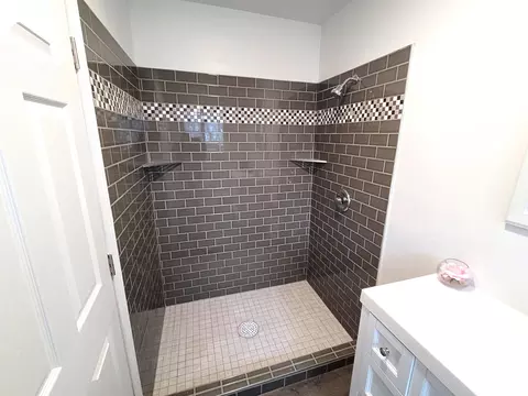 Bath - 8087 E Richfield, Davison, MI 48423 photo 5 of 6