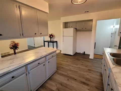 Kitchen - 8087 E Richfield, Davison, MI 48423 photo 2 of 3