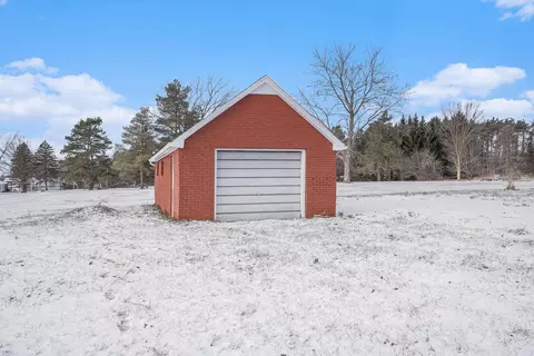 Exterior - 8087 E Richfield, Davison, MI 48423 photo 4 of 6