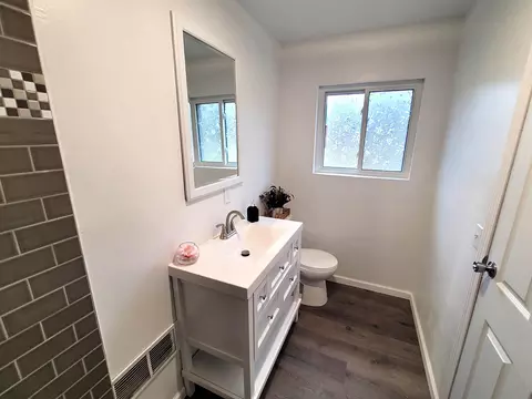 Bath - 8087 E Richfield, Davison, MI 48423 photo 2 of 6