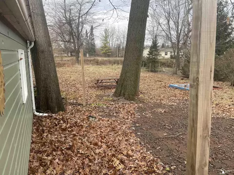 5690 Parkside, Monroe, MI 48161 photo 2