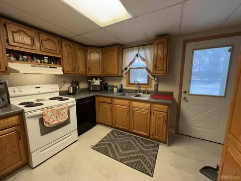 Kitchen - 1695 E M35, Little Lake, MI 49833 photo 1 of 4