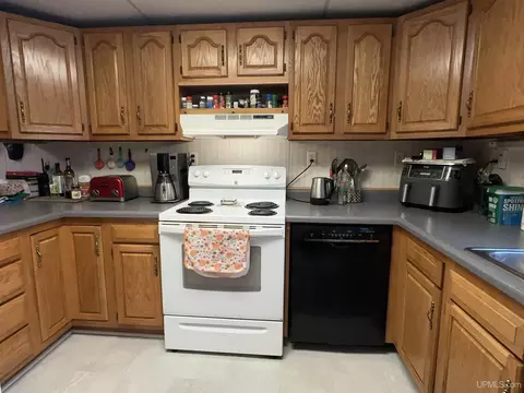 Kitchen - 1695 E M35, Little Lake, MI 49833 photo 4 of 4